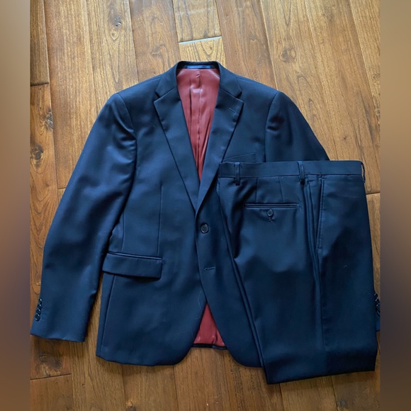 Men’s navy suit Kenneth Cole brand - Picture 2 of 3